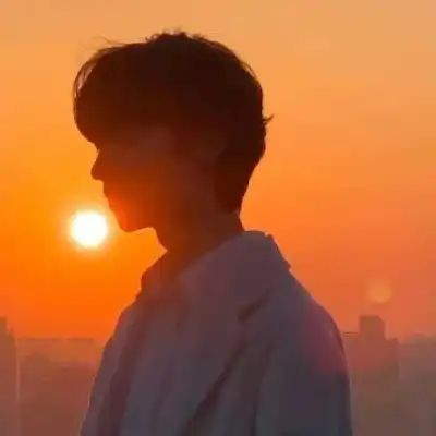 易椿诗